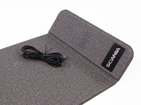 2-in-1 Wireless Charger Mauspad Textil