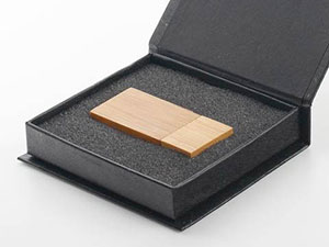 Holz USB-Stick mit Magnetbox