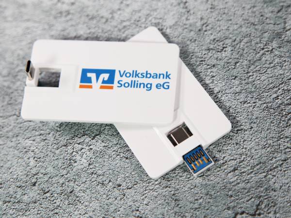 usb c mit usb a anschluss karte mit logo